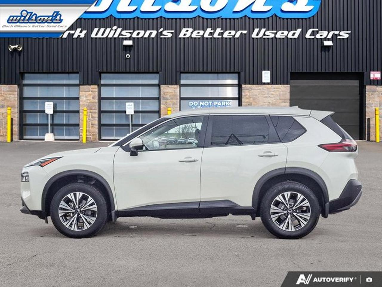 2023 Nissan Rogue SV AWD | Sunroof | 360 Camera | Remote Start | CarPlay + Android | Power Seats | and More ! Photo