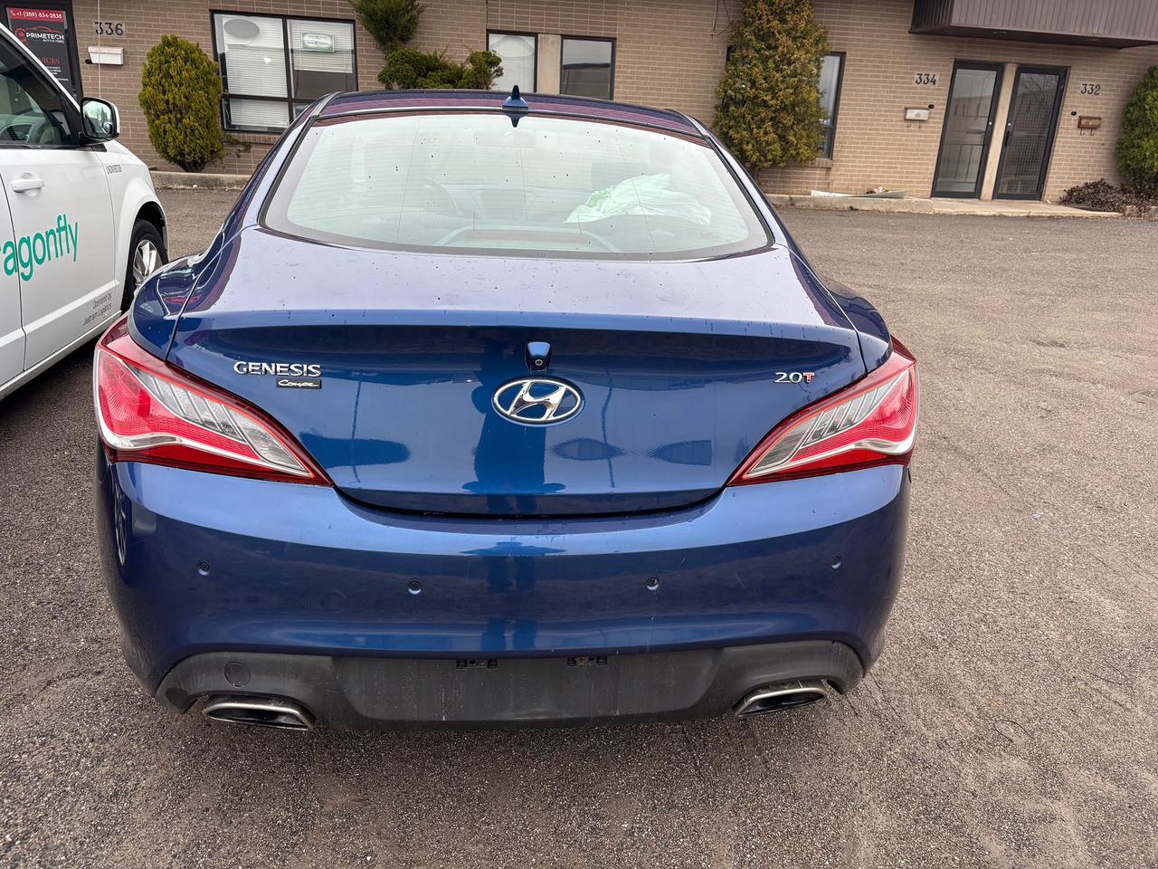 2014 Hyundai Genesis Coupe 2dr I4 Auto Premium Photo4