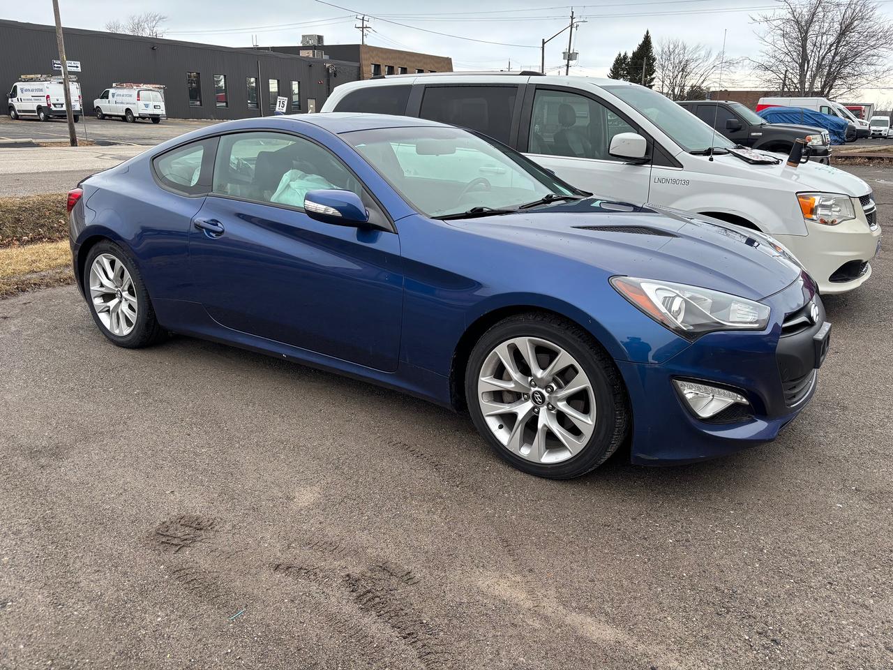 2014 Hyundai Genesis Coupe 2dr I4 Auto Premium Photo