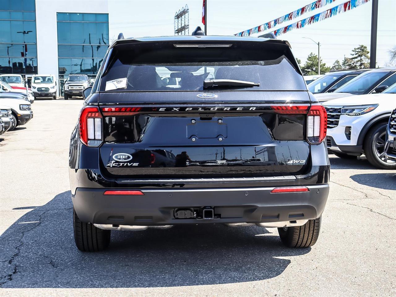 2026 Ford Explorer Active Photo3