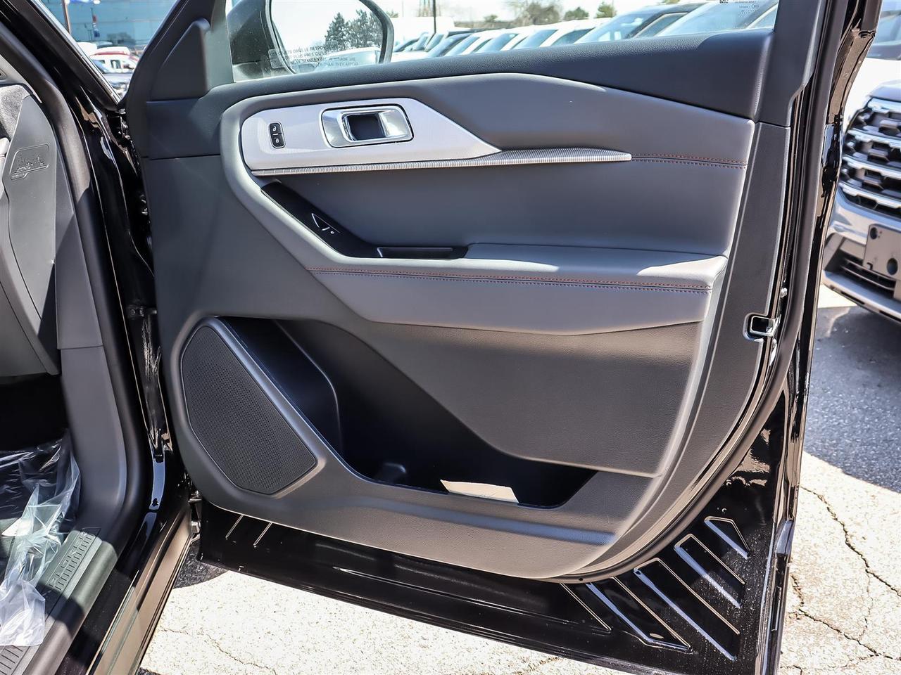 2026 Ford Explorer Active Photo