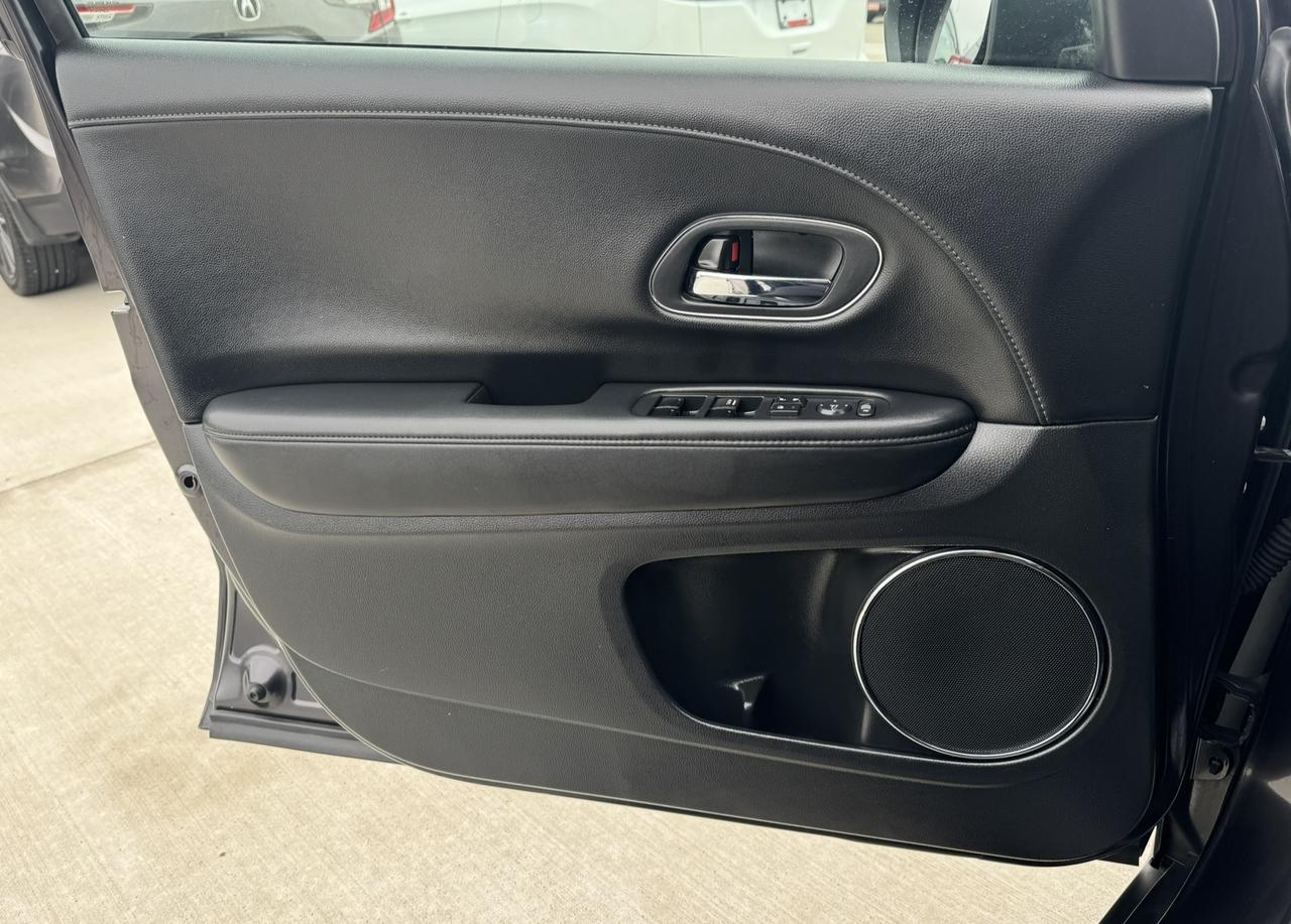 2016 Honda HR-V 4WD 4dr CVT EX-L w/Navi Photo