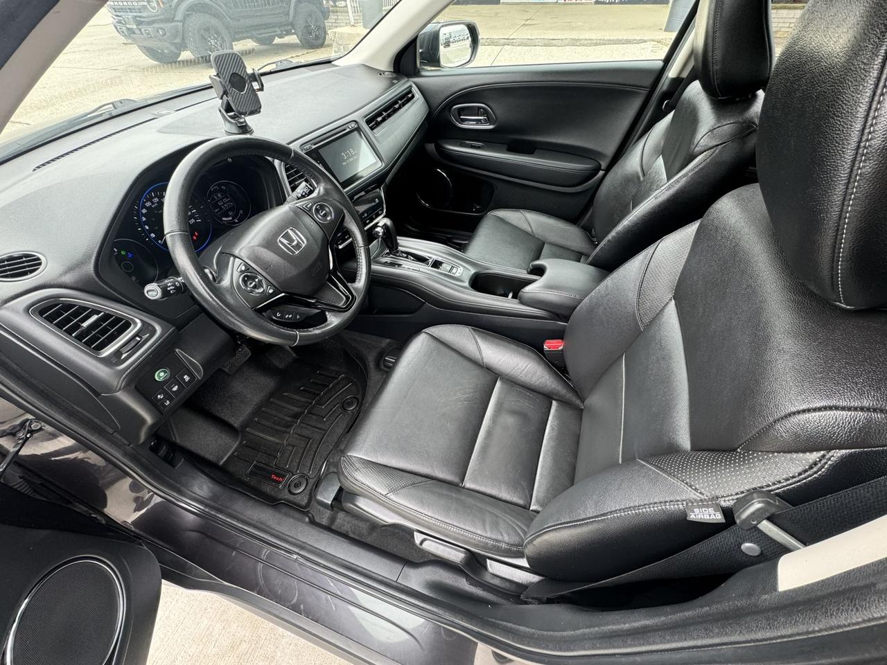 2016 Honda HR-V 4WD 4dr CVT EX-L w/Navi Photo