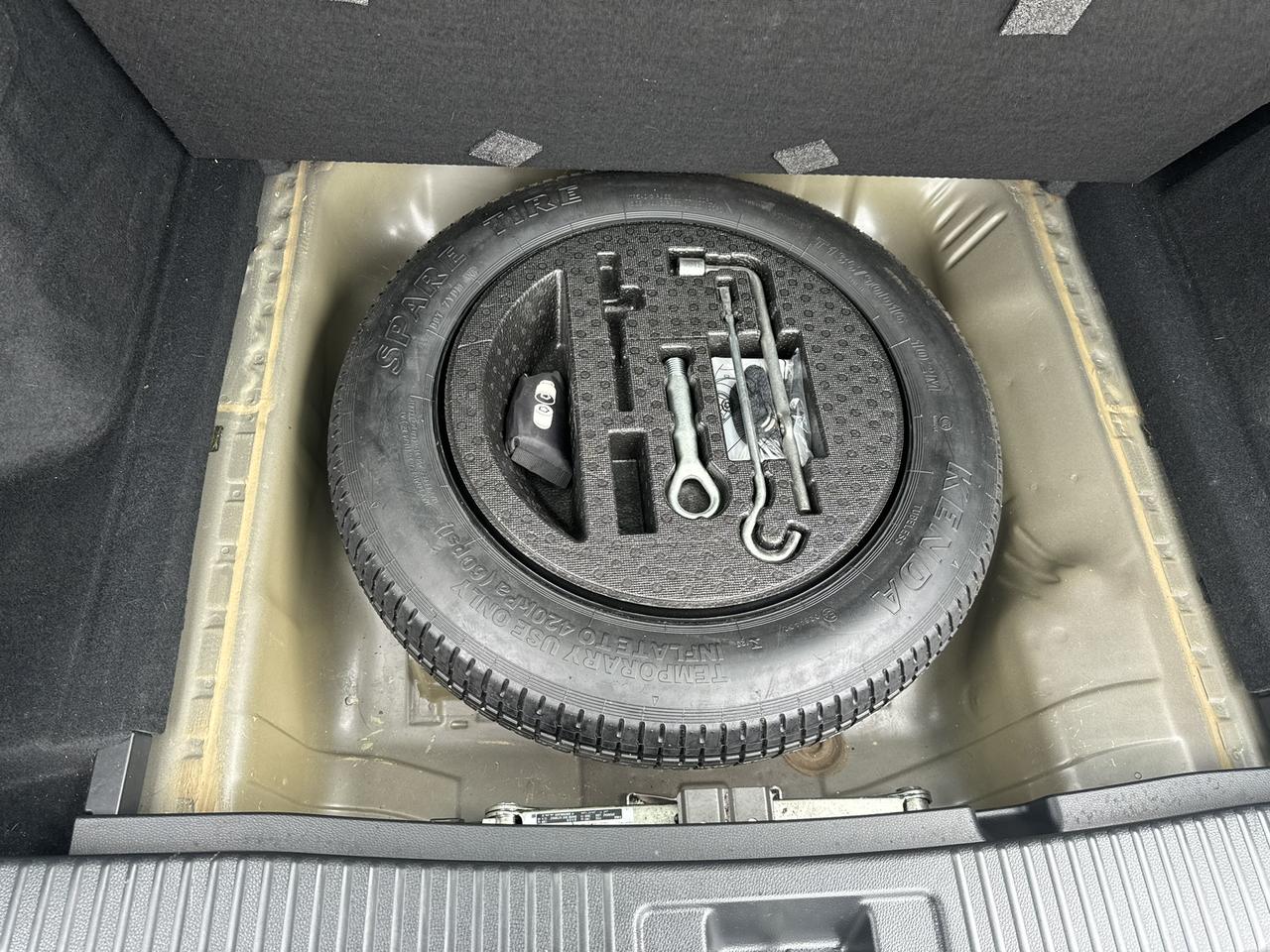 2016 Honda HR-V 4WD 4dr CVT EX-L w/Navi Photo