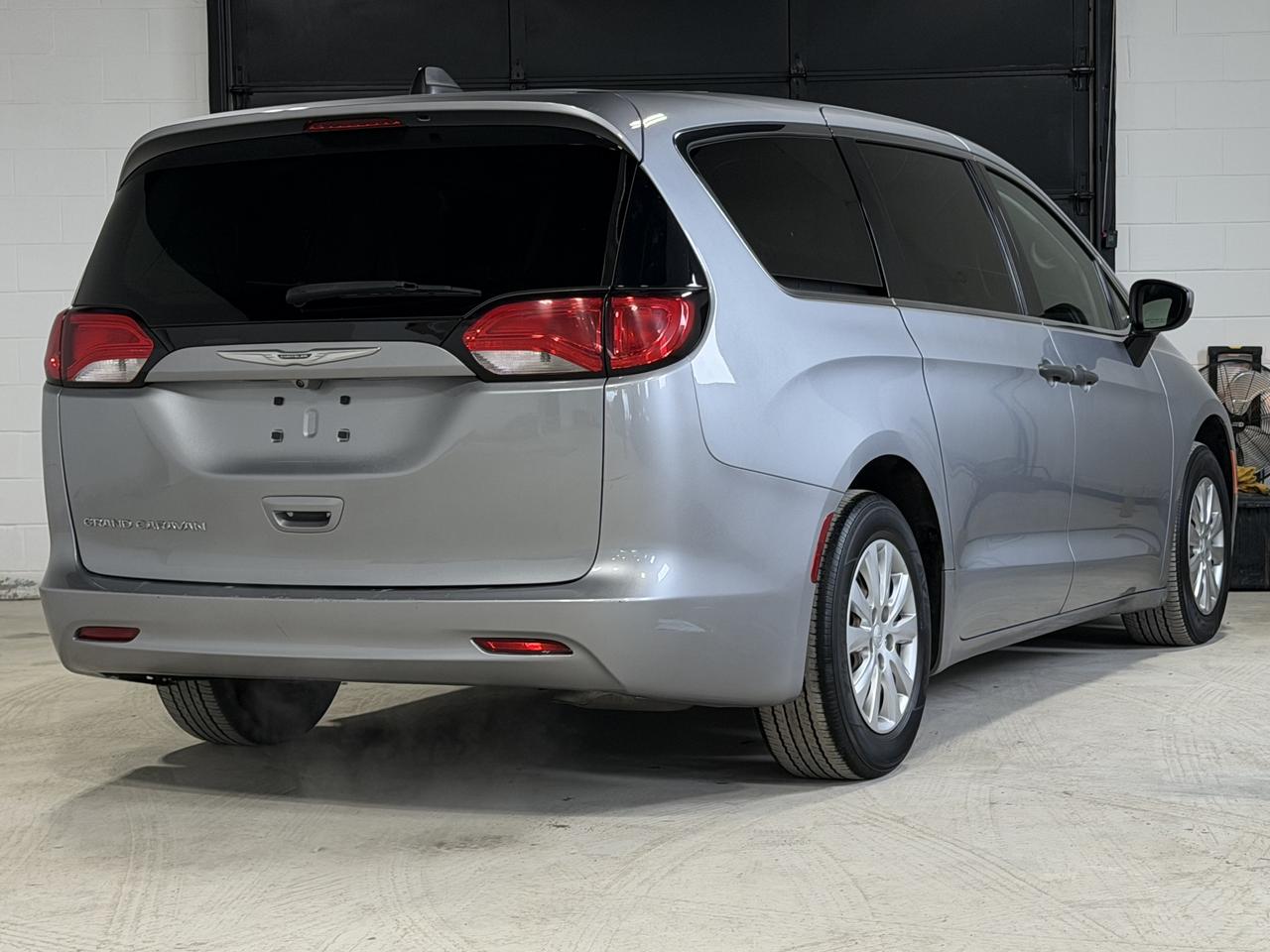 2021 Chrysler Grand Caravan SE Photo
