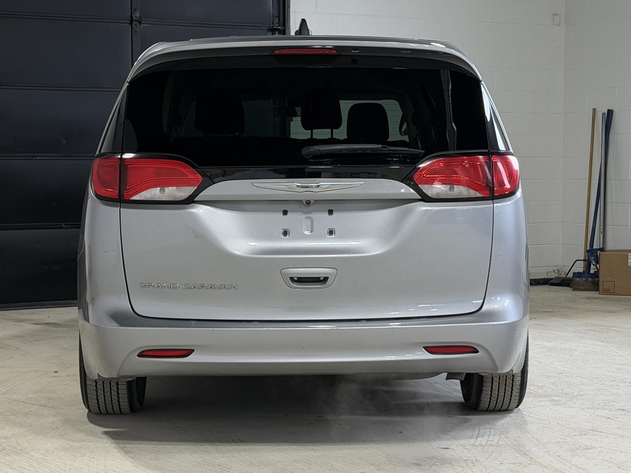 2021 Chrysler Grand Caravan SE Photo