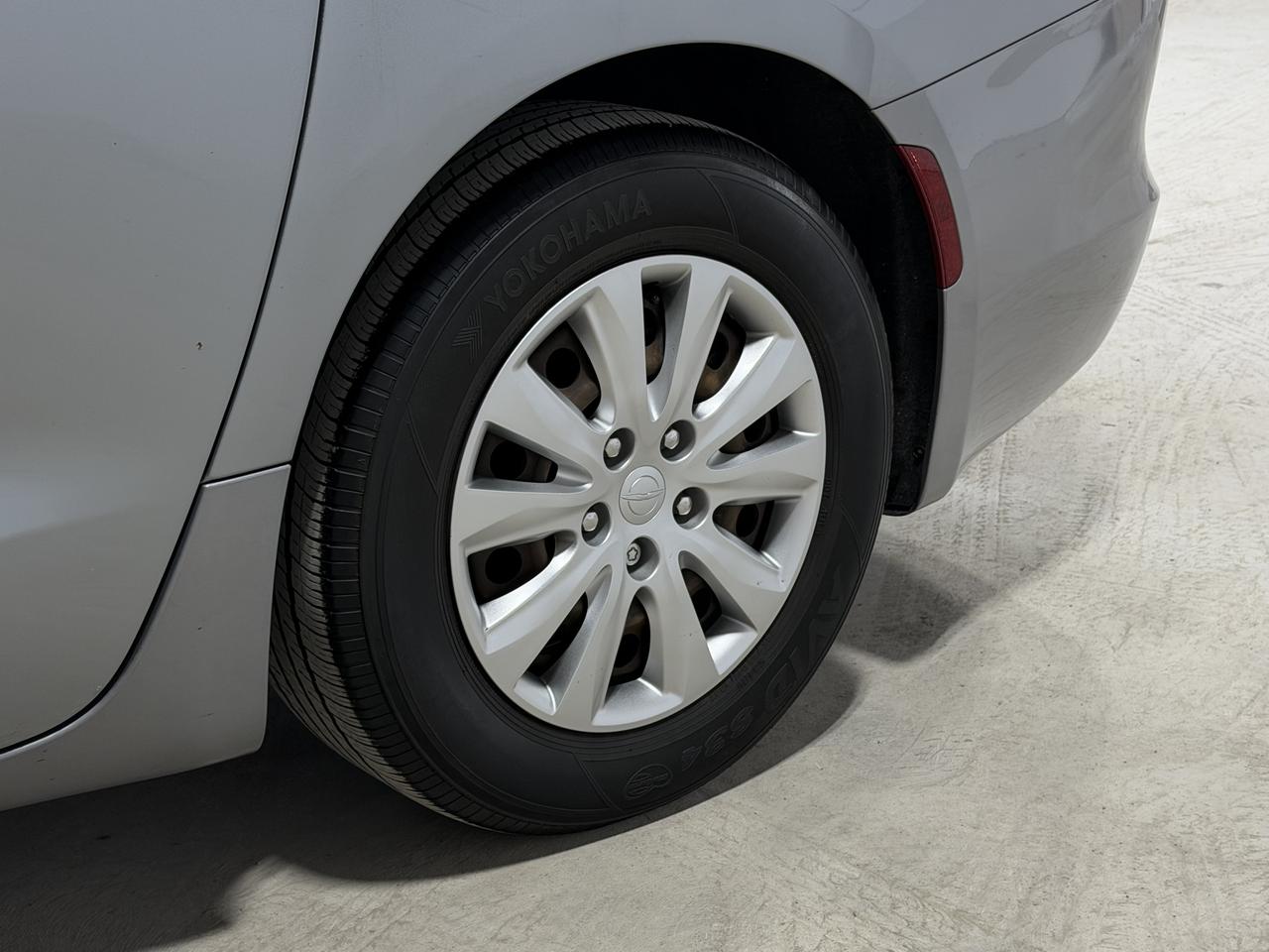 2021 Chrysler Grand Caravan SE Photo