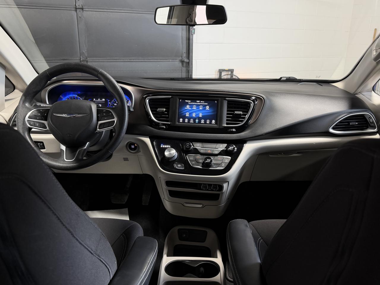 2021 Chrysler Grand Caravan SE Photo