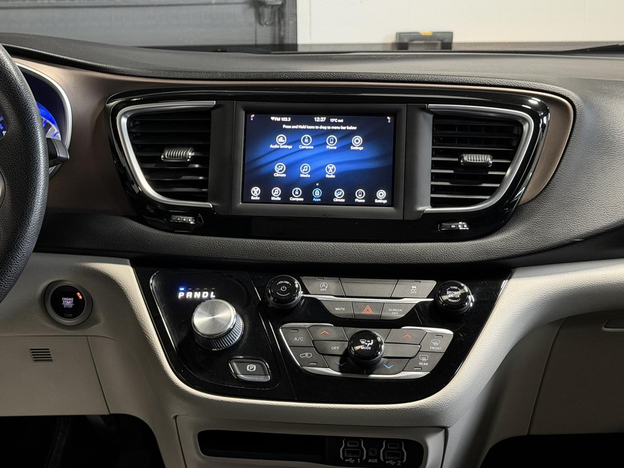 2021 Chrysler Grand Caravan SE Photo