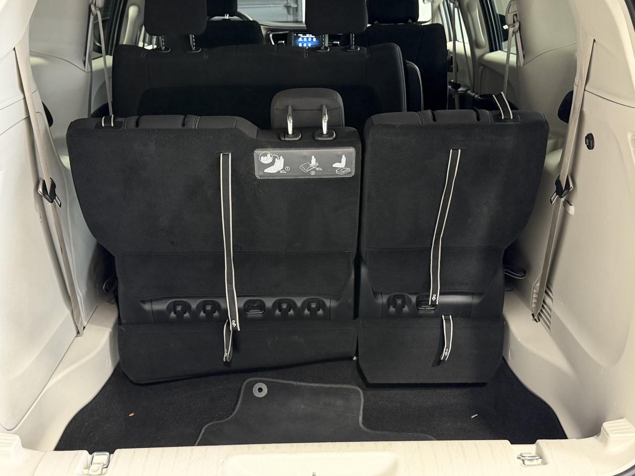 2021 Chrysler Grand Caravan SE Photo