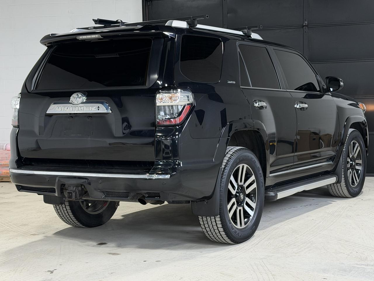 2016 Toyota 4Runner Limited SR5 Photo2