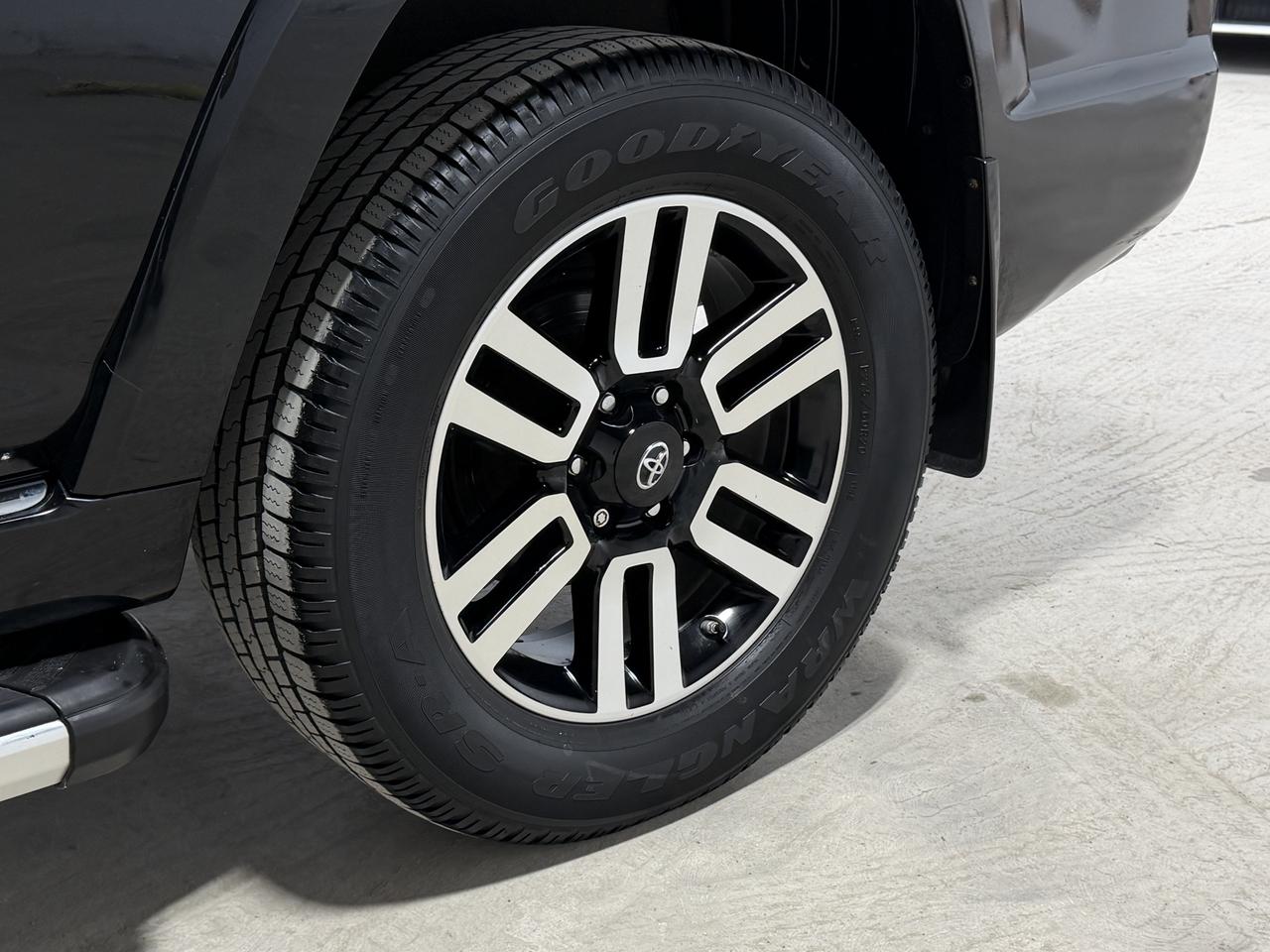 2016 Toyota 4Runner Limited SR5 Photo