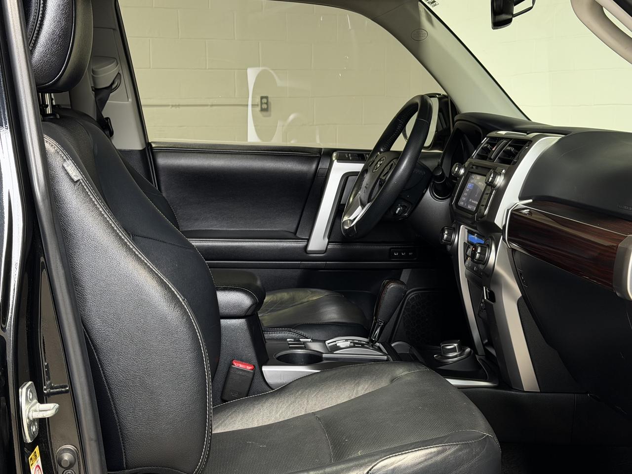 2016 Toyota 4Runner Limited SR5 Photo