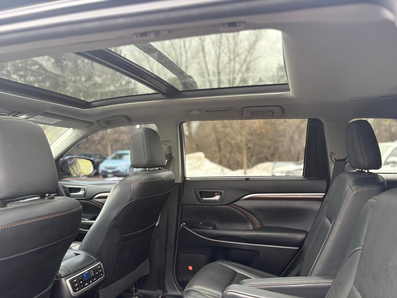 2015 Toyota Highlander LIMITED,7 PASSENGERS,NAV,LEATHER,SUNROOF,CERTIFIED Photo