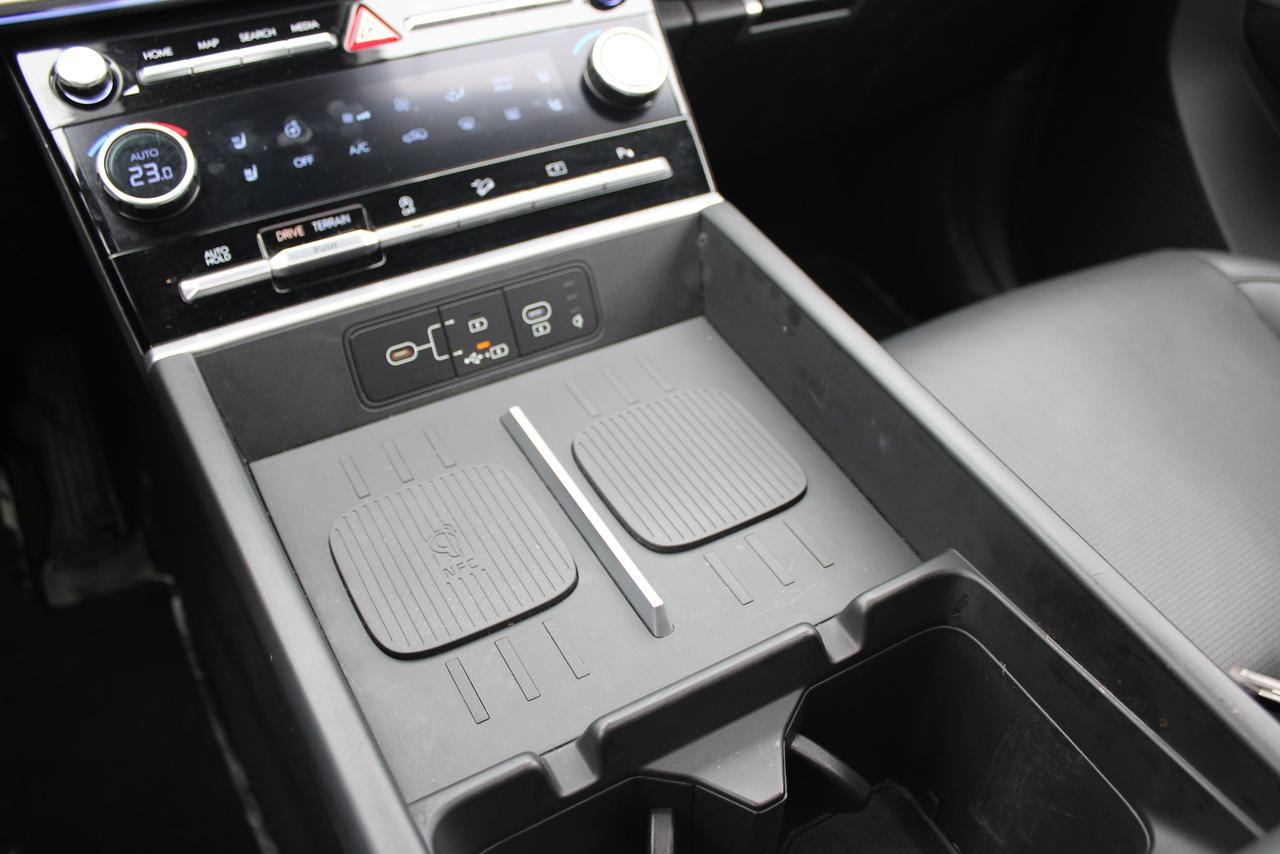 2025 Hyundai Santa Fe LUXURY AWD Photo