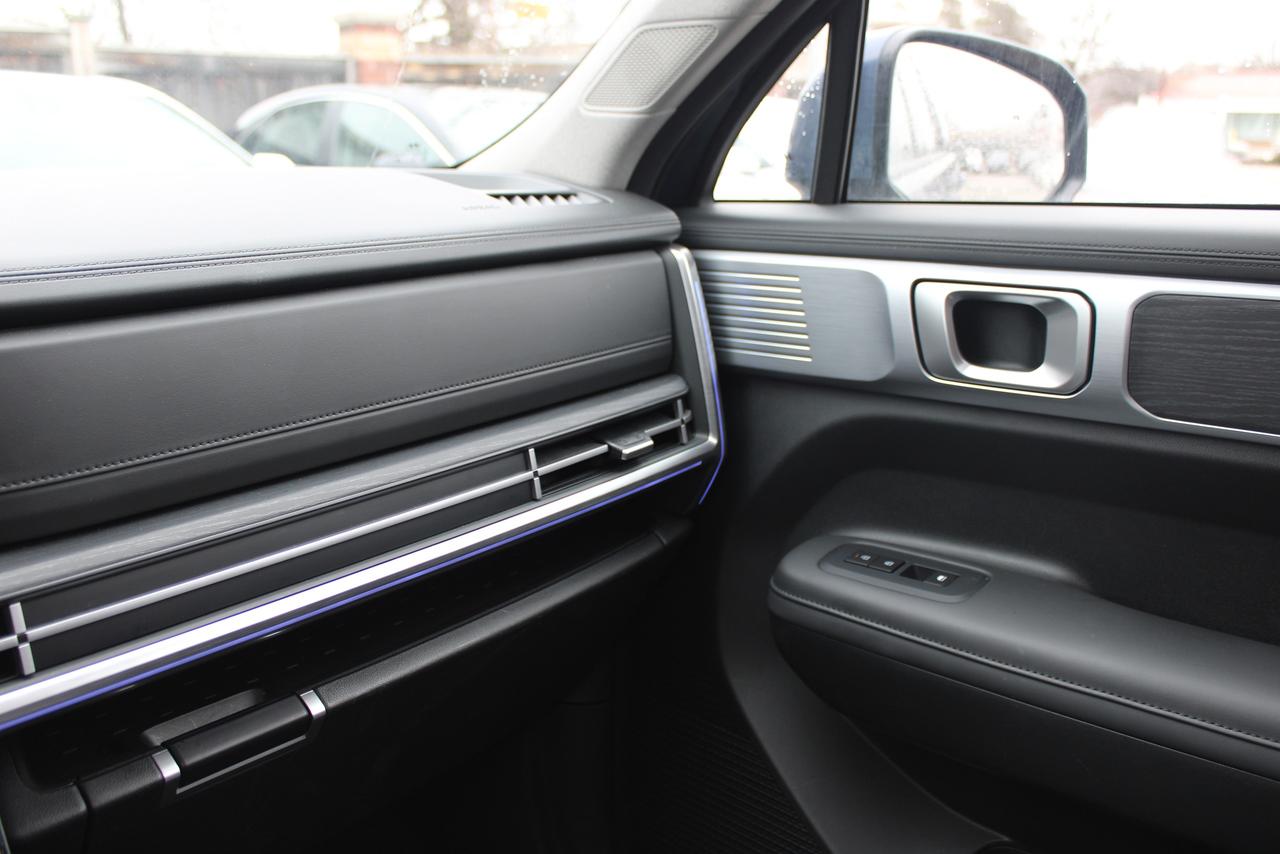 2025 Hyundai Santa Fe LUXURY AWD Photo