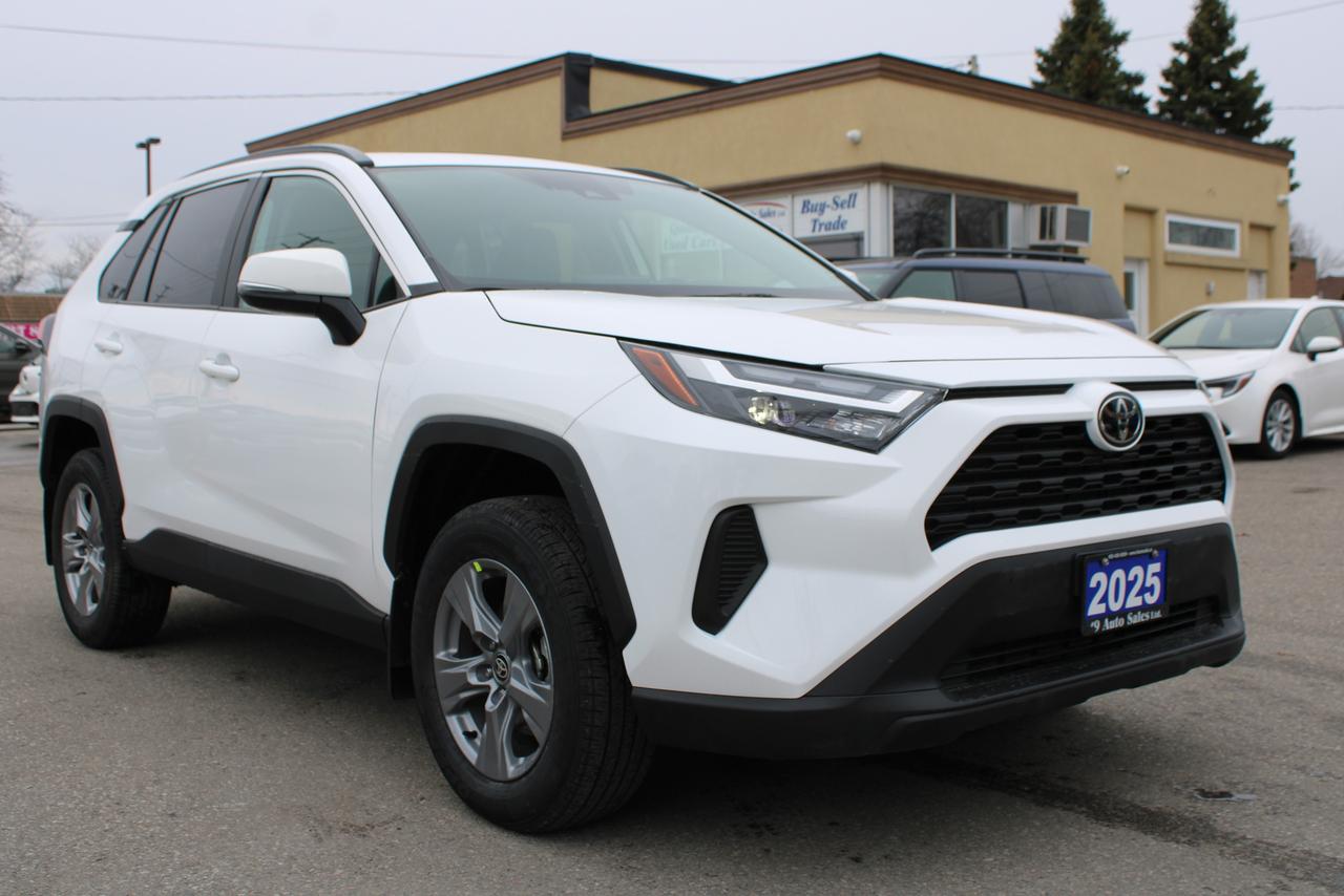 2025 Toyota RAV4 XLE AWD Photo