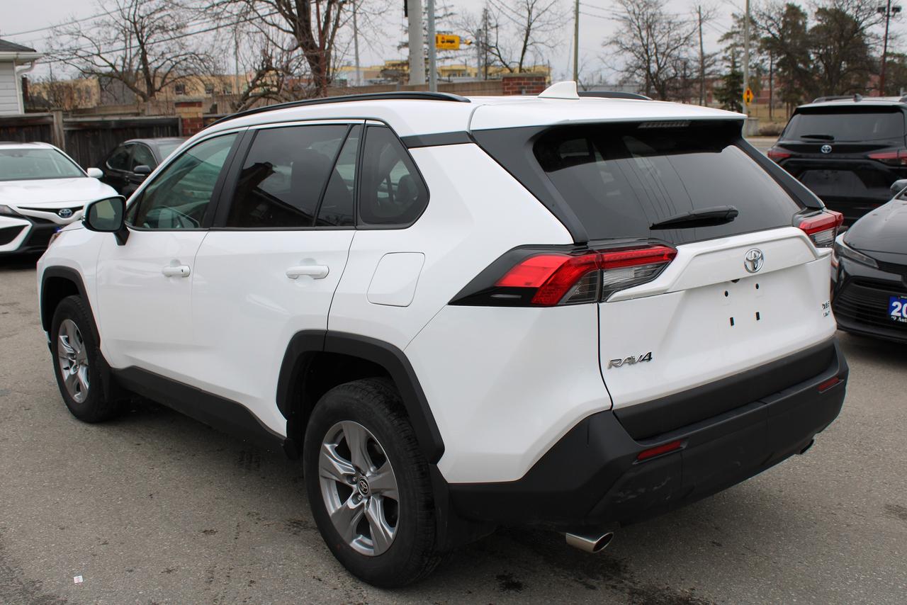 2025 Toyota RAV4 XLE AWD Photo3