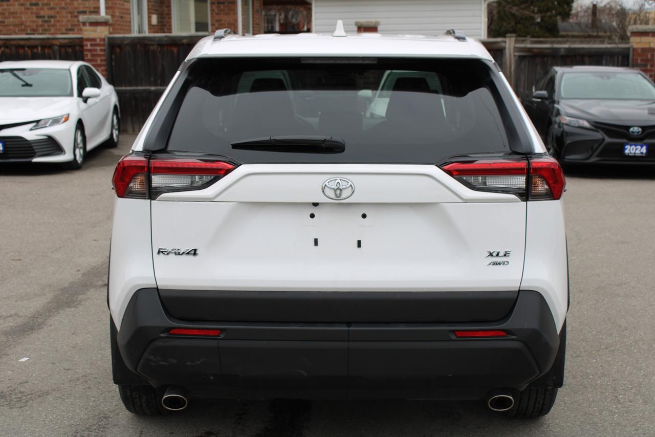 2025 Toyota RAV4 XLE AWD Photo4