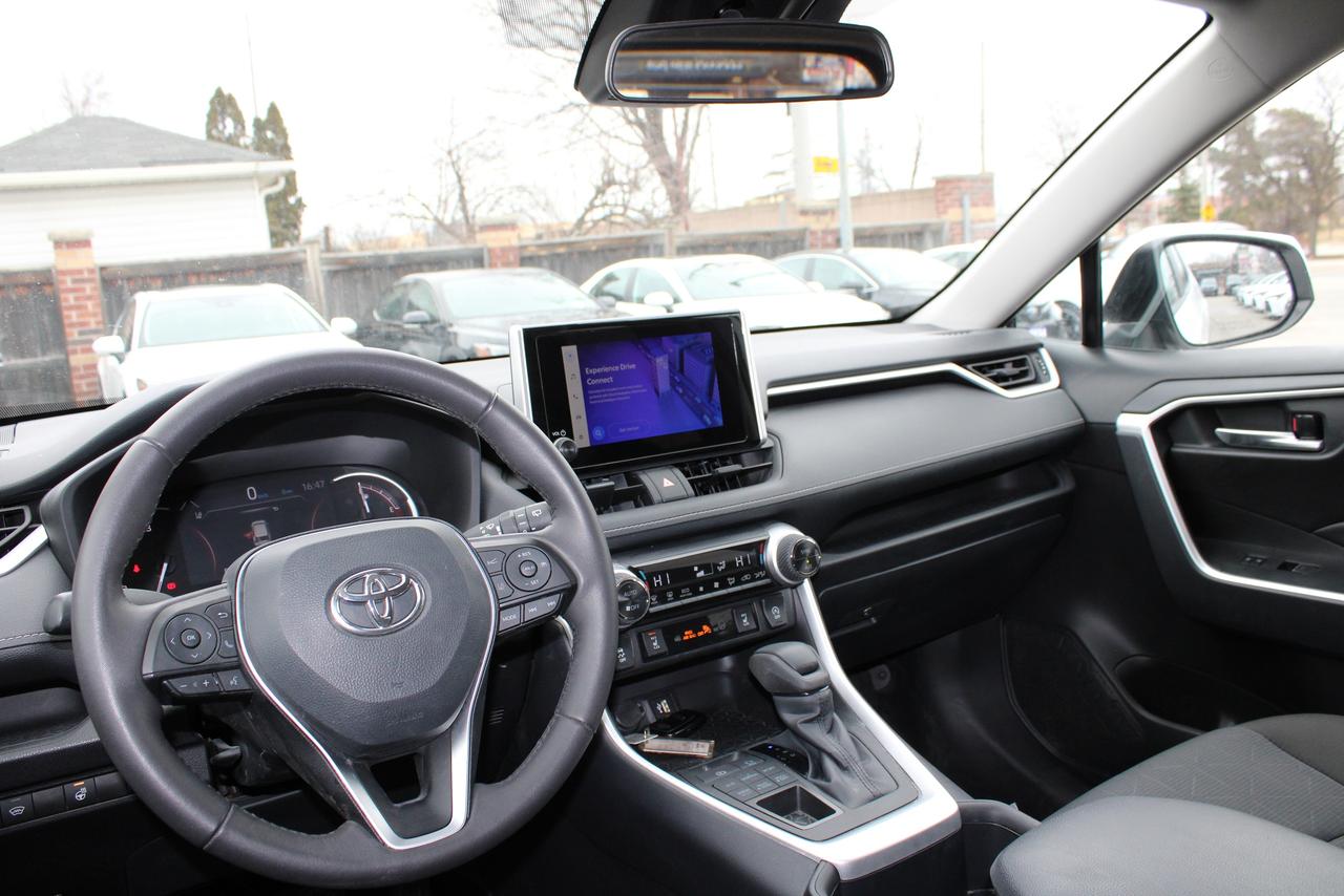 2025 Toyota RAV4 XLE AWD Photo