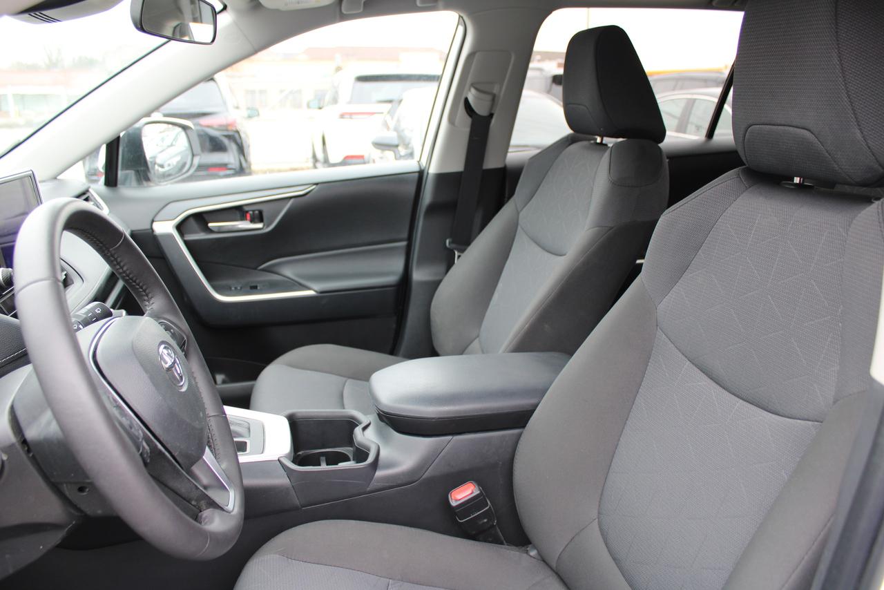 2025 Toyota RAV4 XLE AWD Photo