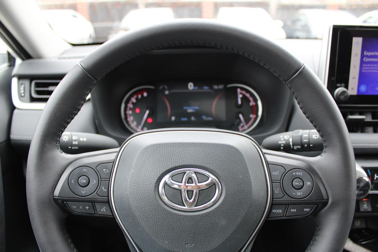 2025 Toyota RAV4 XLE AWD Photo