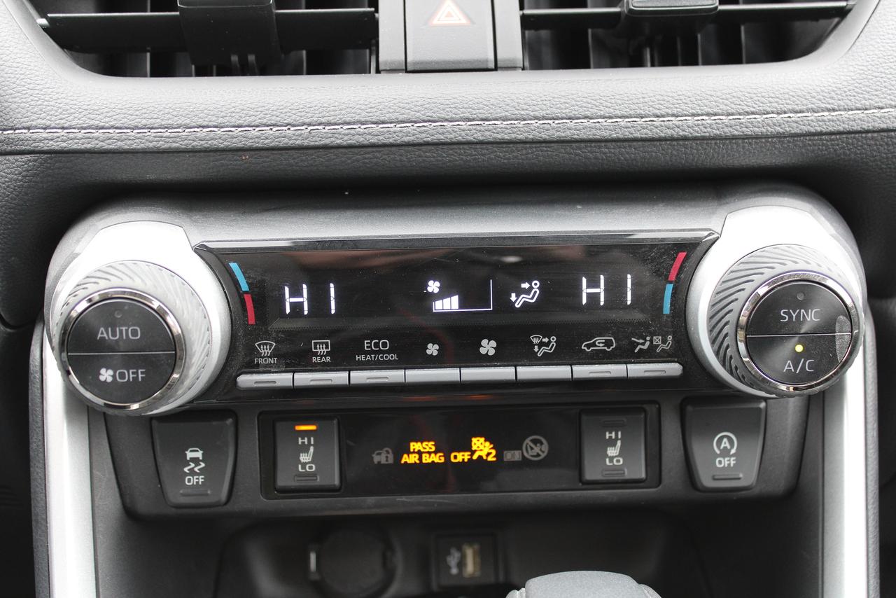 2025 Toyota RAV4 XLE AWD Photo