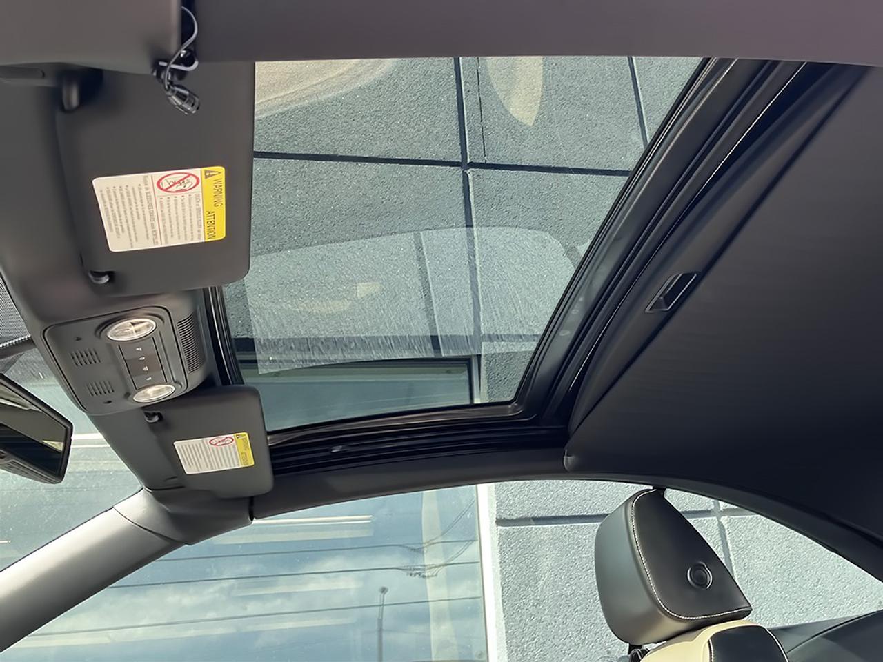 2015 Volkswagen Eos WOLFSBURG|PANOROOF|LEATHER|ALLOYS|PWR TOP Photo