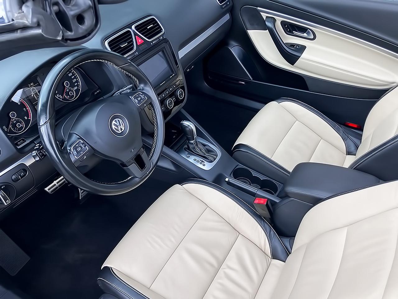 2015 Volkswagen Eos WOLFSBURG|PANOROOF|LEATHER|ALLOYS|PWR TOP Photo