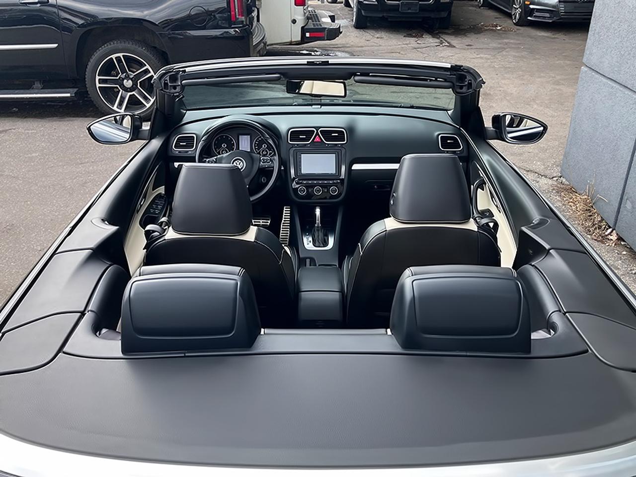 2015 Volkswagen Eos WOLFSBURG|PANOROOF|LEATHER|ALLOYS|PWR TOP Photo