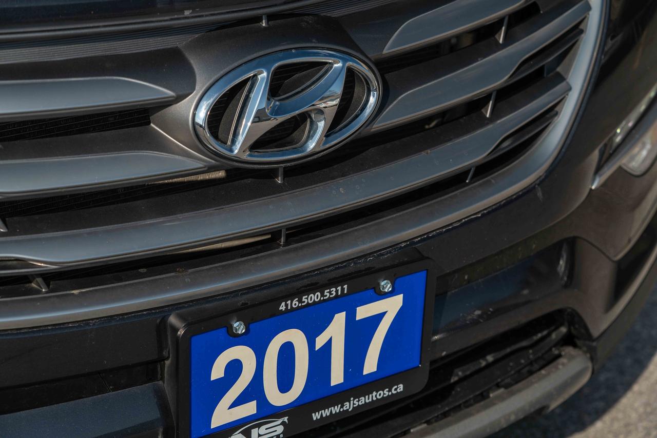2017 Hyundai Santa Fe Sport Luxury Photo