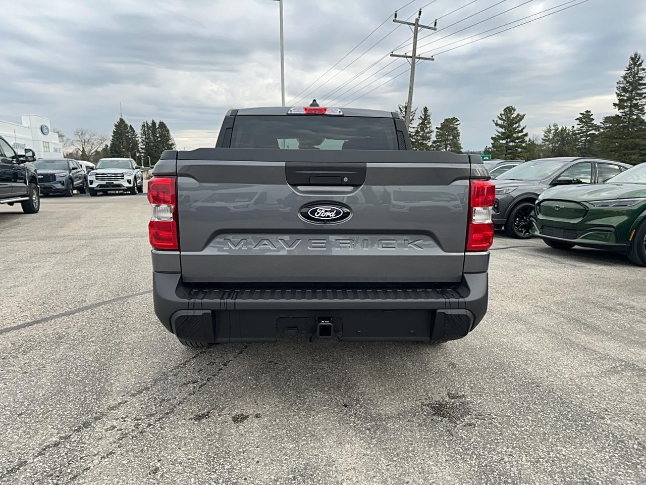 2026 Ford Maverick XLT SuperCrew Hybrid AWD Photo4