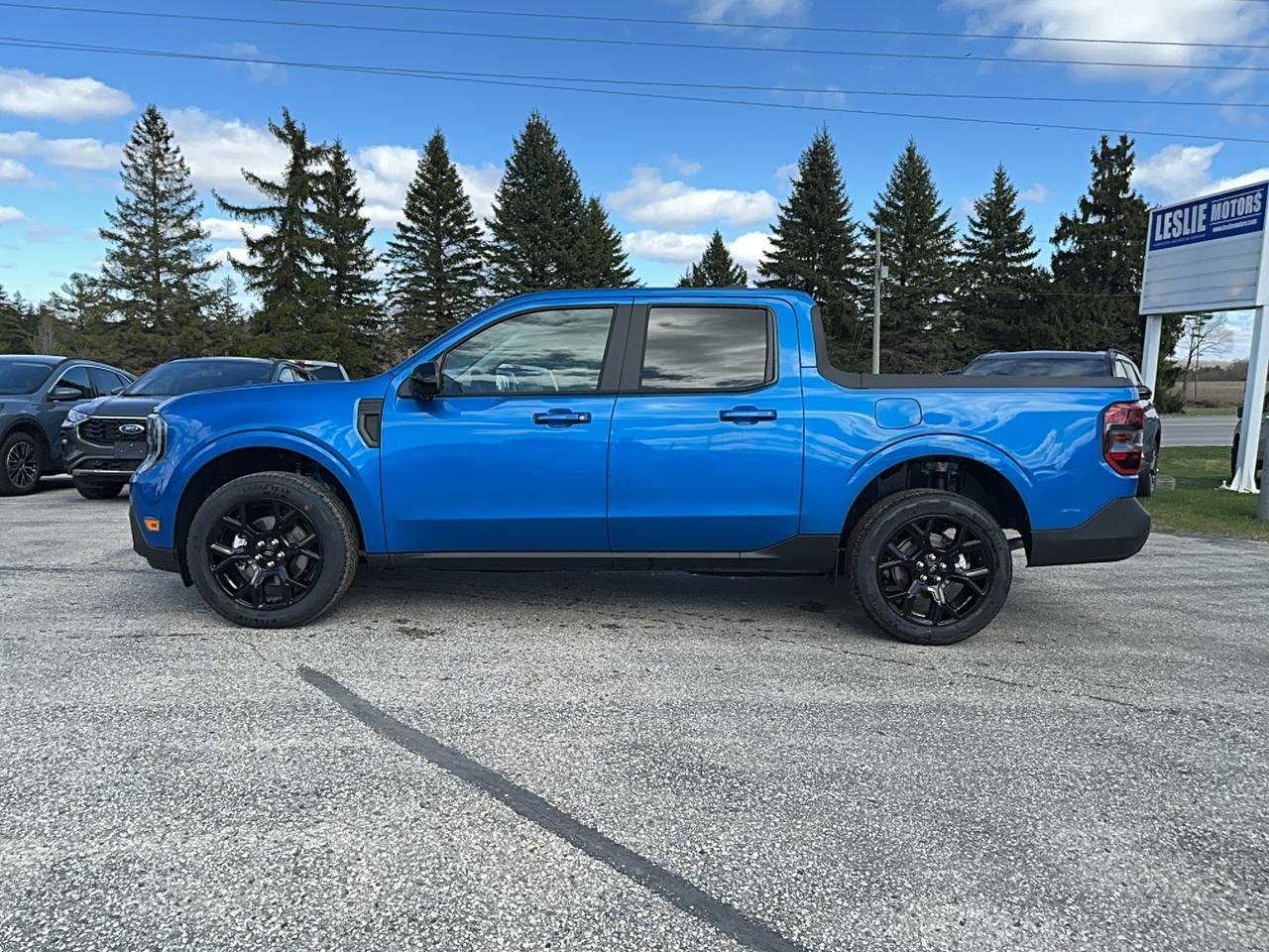 2026 Ford Maverick Lariat SuperCrew Hybrid AWD Photo2