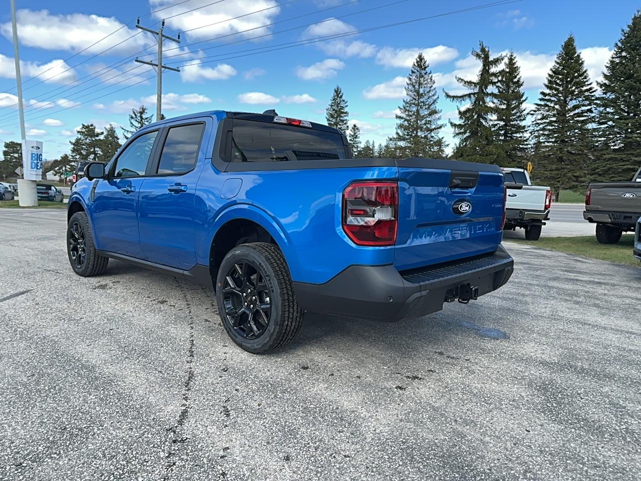 2026 Ford Maverick Lariat SuperCrew Hybrid AWD Photo4