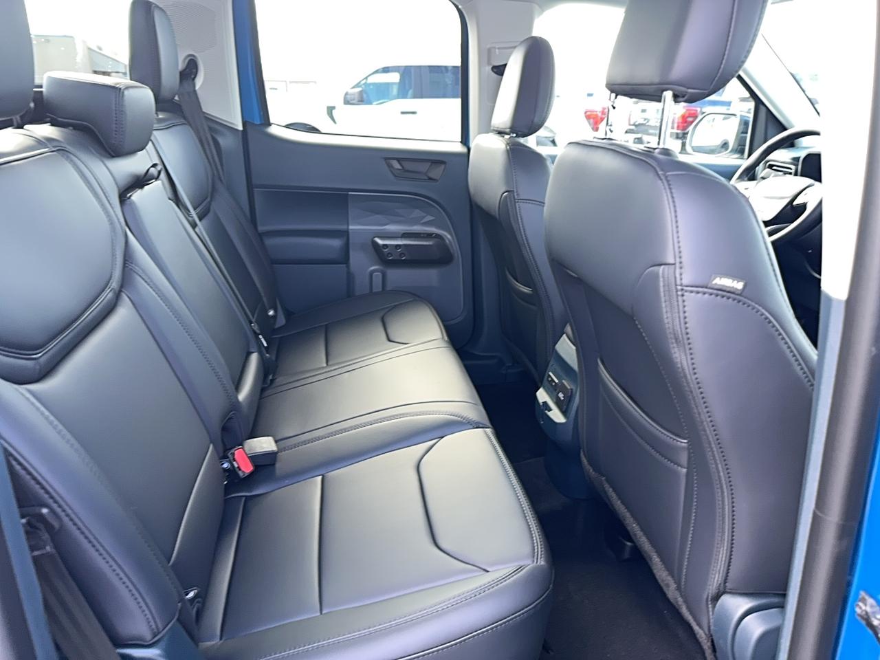 2026 Ford Maverick Lariat SuperCrew Hybrid AWD Photo