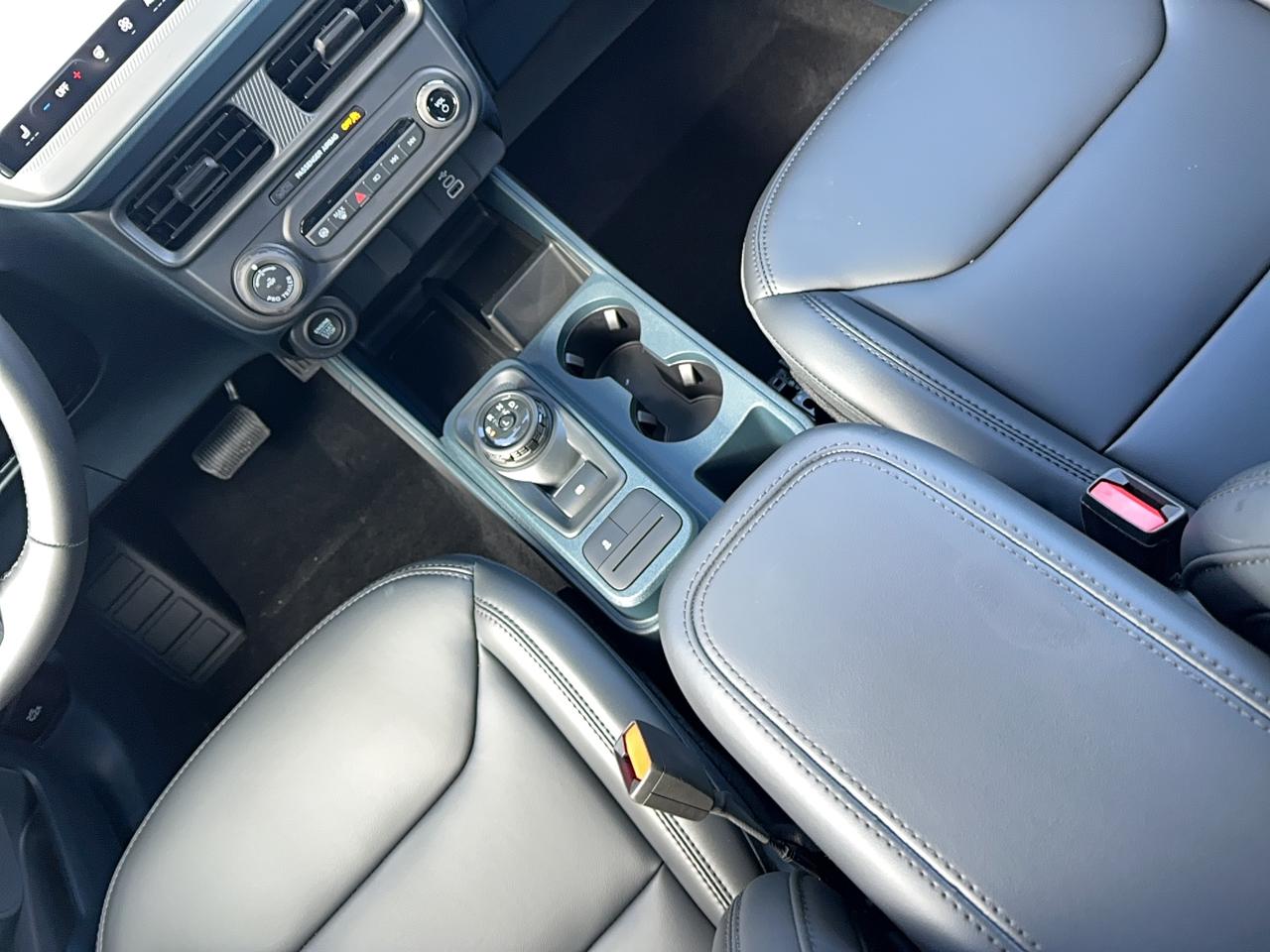 2026 Ford Maverick Lariat SuperCrew Hybrid AWD Photo