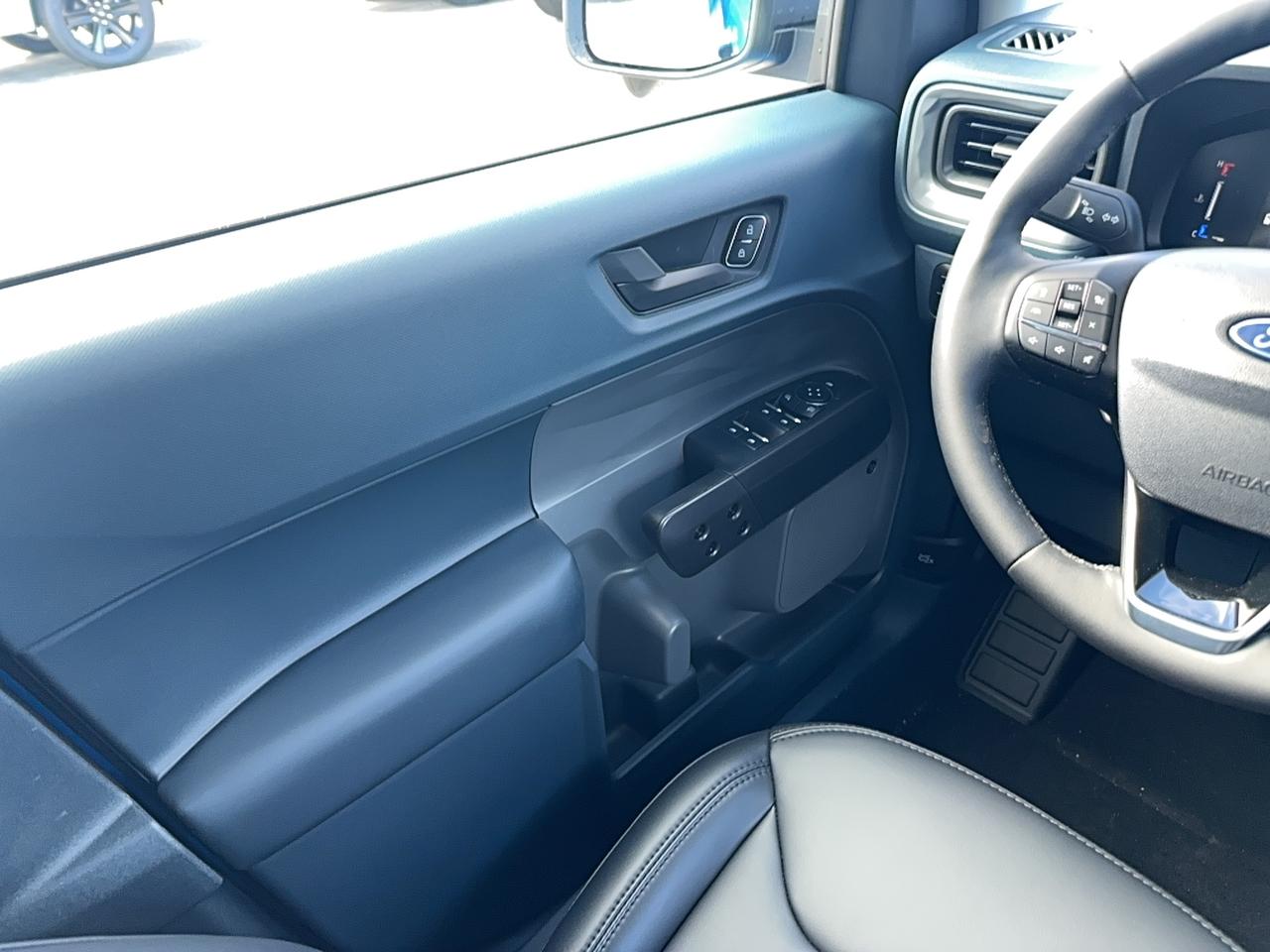 2026 Ford Maverick Lariat SuperCrew Hybrid AWD Photo