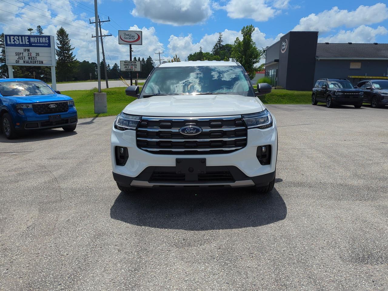 2026 Ford Explorer Active 4WD Photo1