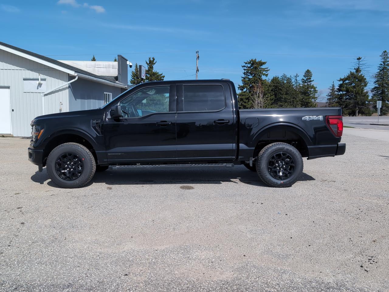2026 Ford F-150 XLT SuperCrew Hybrid 301A 4x4 Photo2