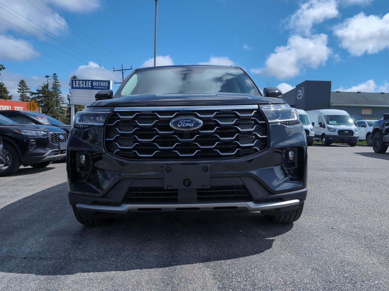 2026 Ford Explorer Platinum 4WD Photo1
