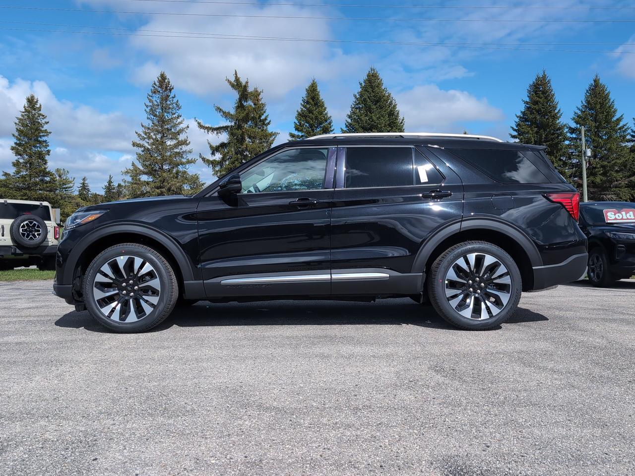 2026 Ford Explorer Platinum 4WD Photo2