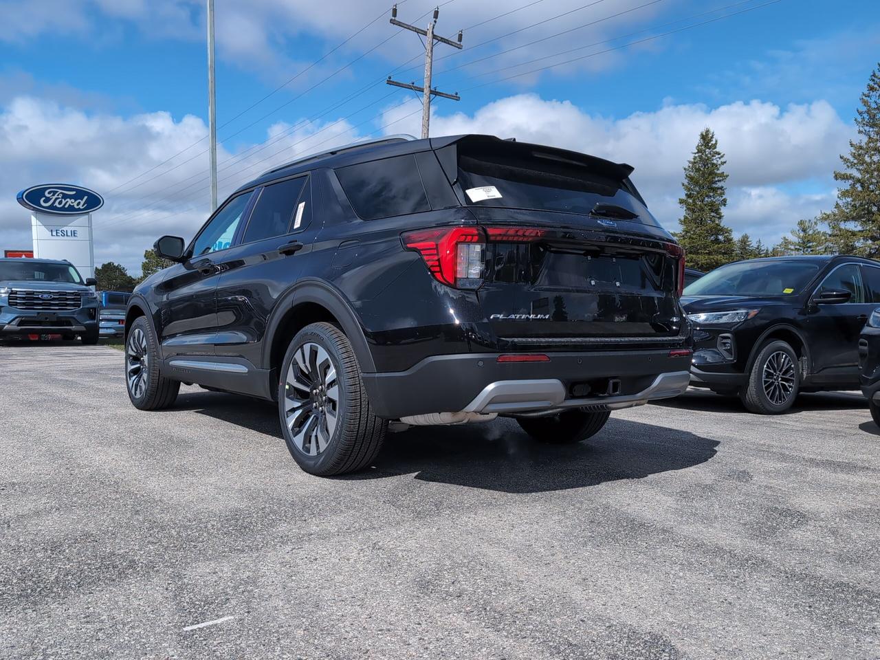2026 Ford Explorer Platinum 4WD Photo3