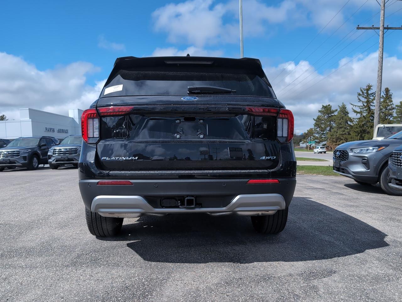 2026 Ford Explorer Platinum 4WD Photo4