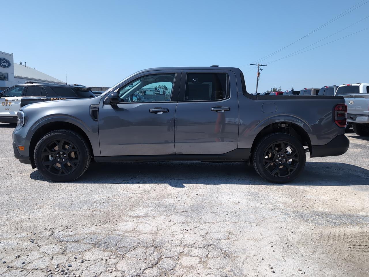 2026 Ford Maverick Lariat SuperCrew Hybrid AWD Photo2