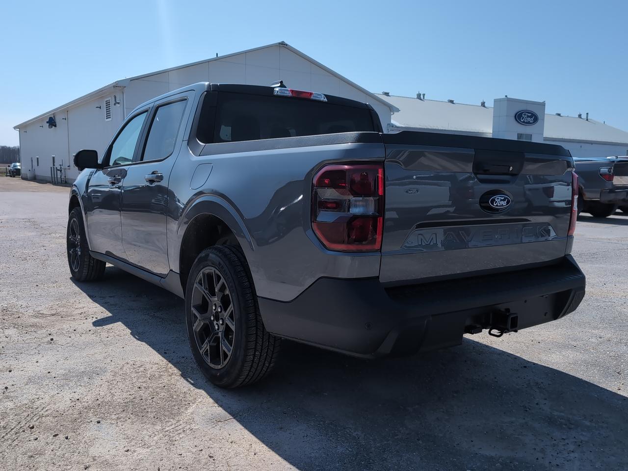2026 Ford Maverick Lariat SuperCrew Hybrid AWD Photo3