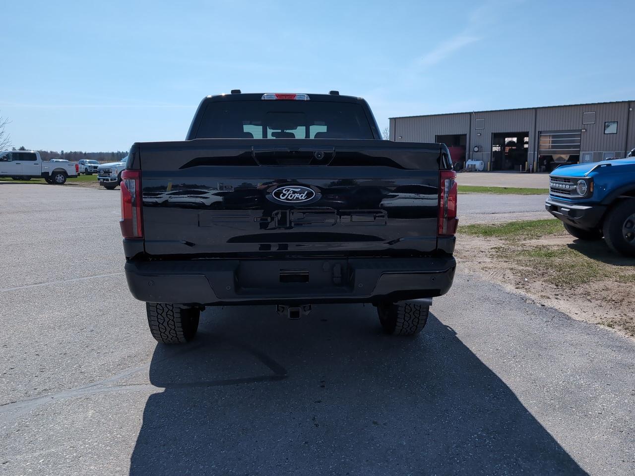 2026 Ford F-150 XLT SuperCrew 302A 4x4 Photo4