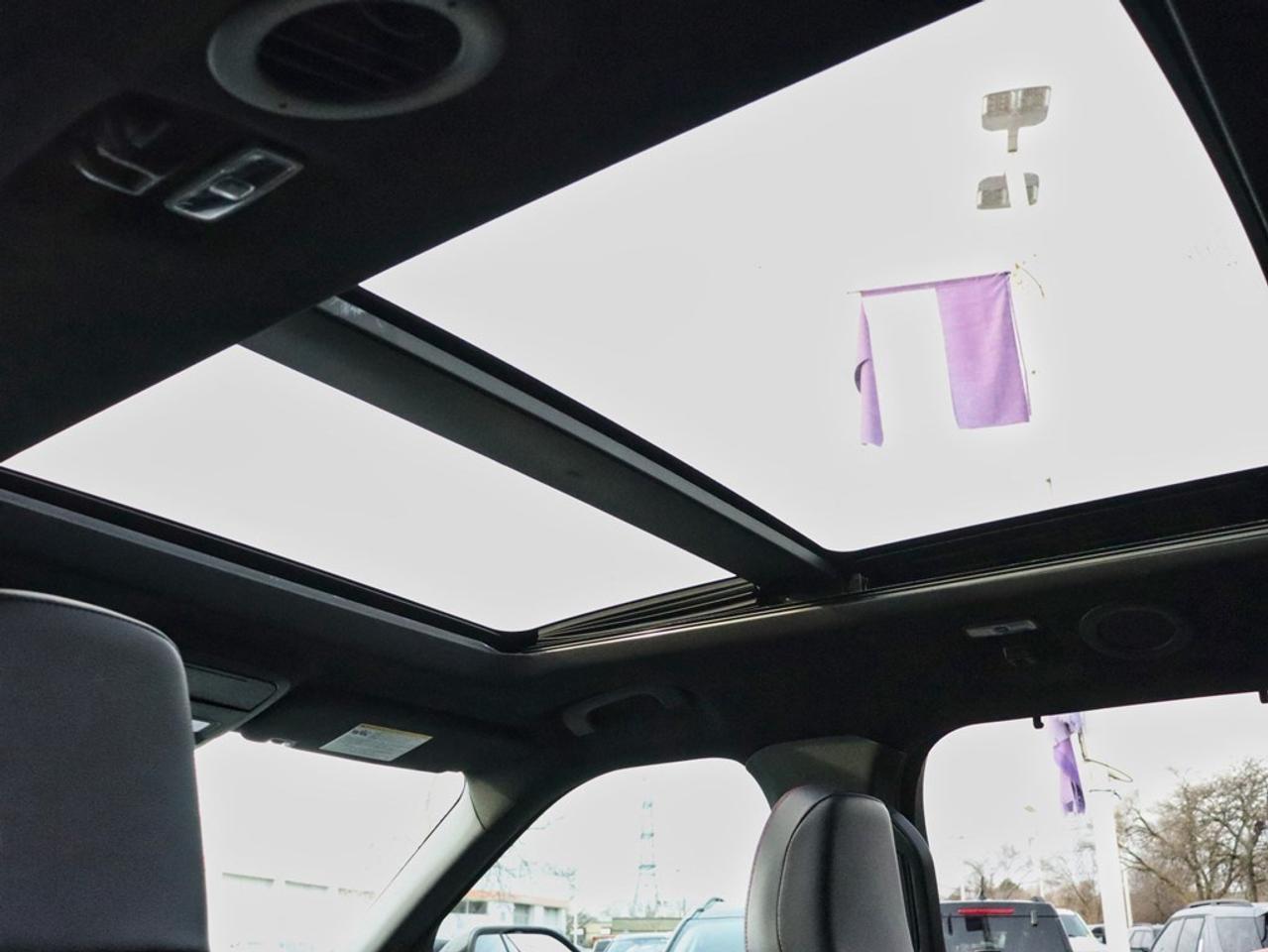 2023 Ford Explorer ST | 4WD | ROOF | NAV | 360 | TOW | 21s Photo