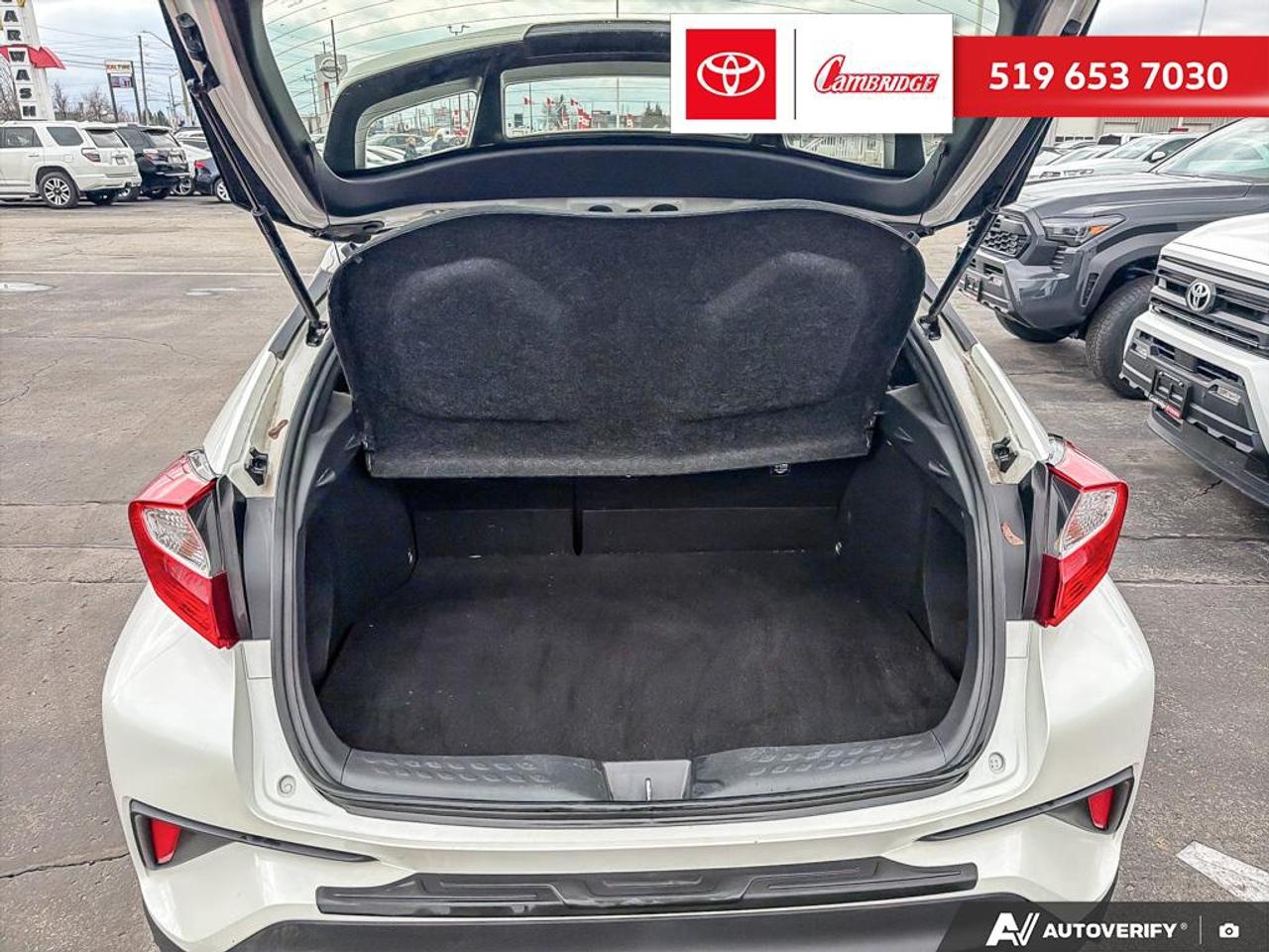 2021 Toyota C-HR XLE Premium Photo