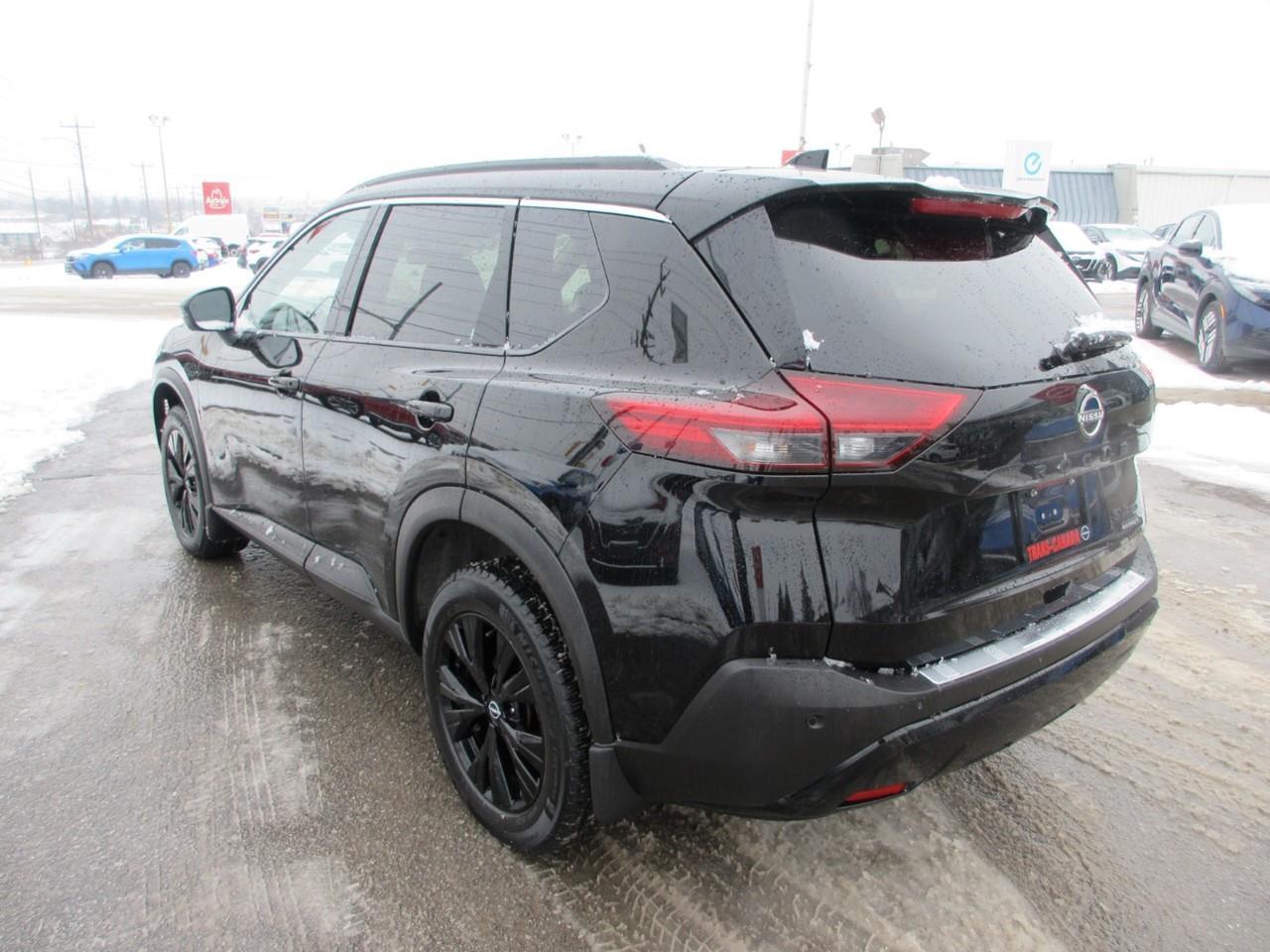 2023 Nissan Rogue  Photo2