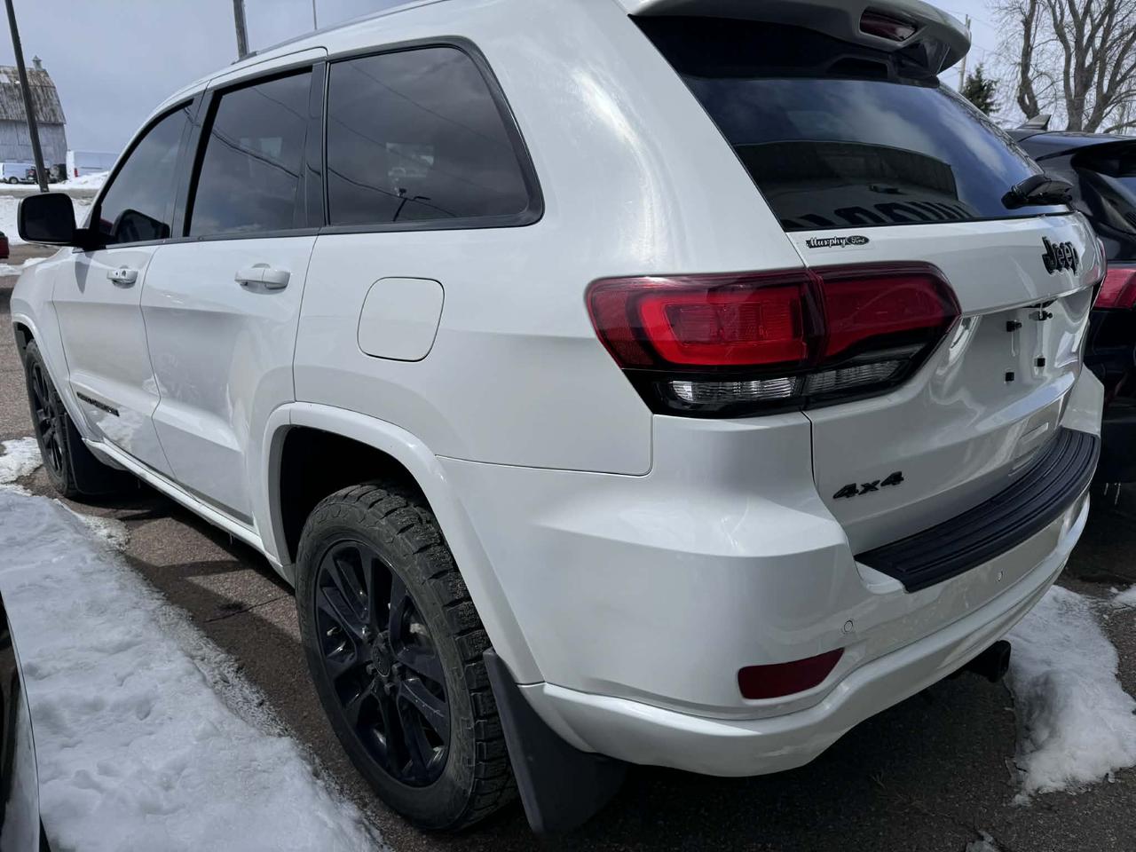 2019 Jeep Grand Cherokee Altitude Photo1